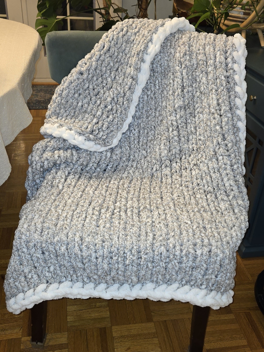 Handmsde Chunky Knit Baby Blanket/Throw - Varigated Gray with White Trim